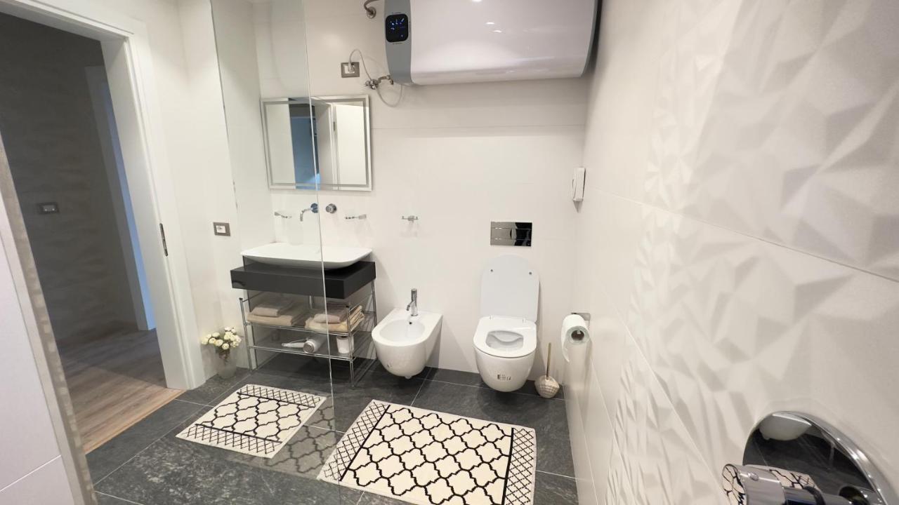 טיראנה Koa Guesthouse Stadium Congress Elite Orl Embassy מראה חיצוני תמונה